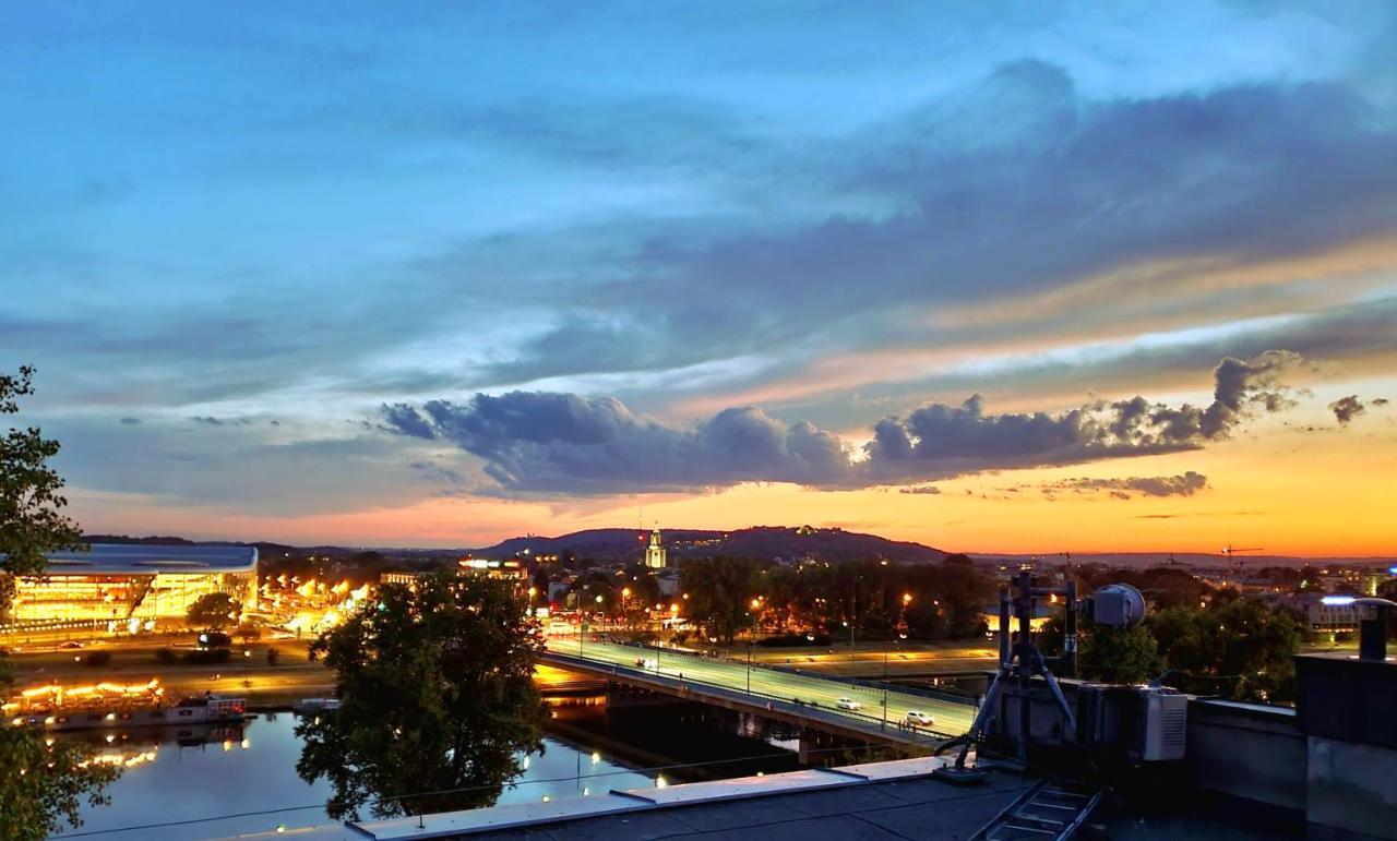 Holiday Suites Cracow Krakow Ngoại thất bức ảnh