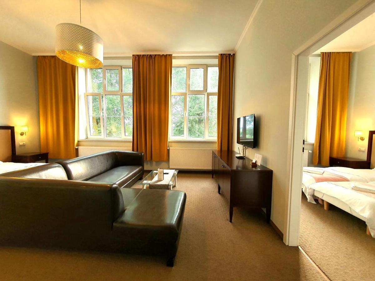 Holiday Suites Cracow Krakow Ngoại thất bức ảnh