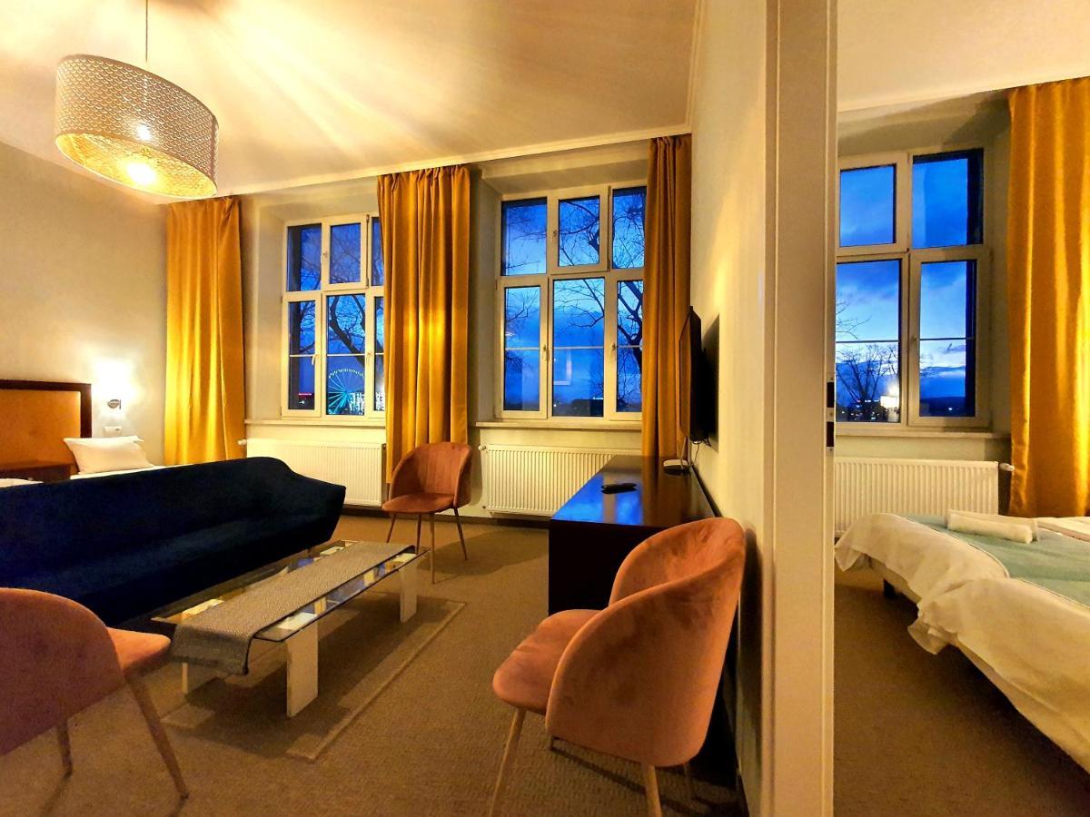 Holiday Suites Cracow Krakow Ngoại thất bức ảnh